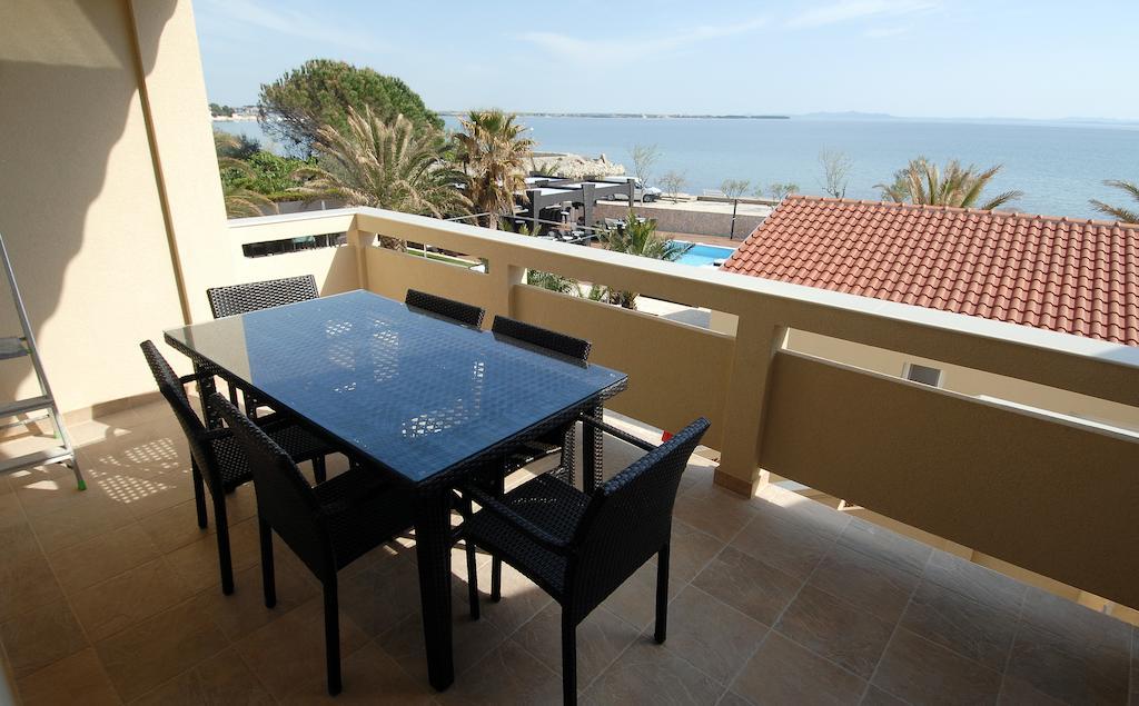 Paradise Resort Vanesa Vir Bilik gambar