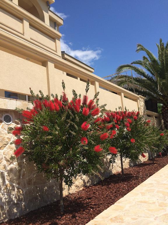 Paradise Resort Vanesa Vir Luaran gambar