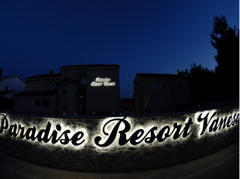 Paradise Resort Vanesa Vir Luaran gambar